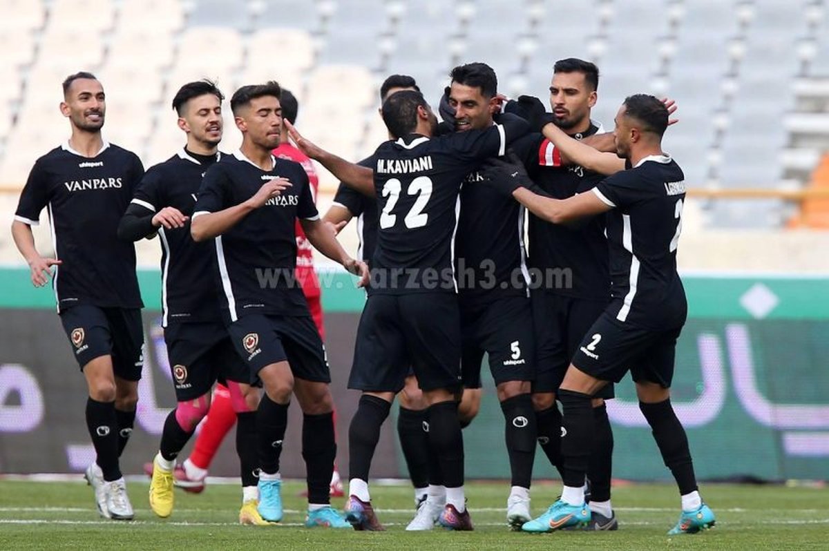 گزارش زنده: پرسپولیس 0 - ون پارس 1