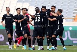 گزارش زنده: پرسپولیس 0 - ون پارس 1