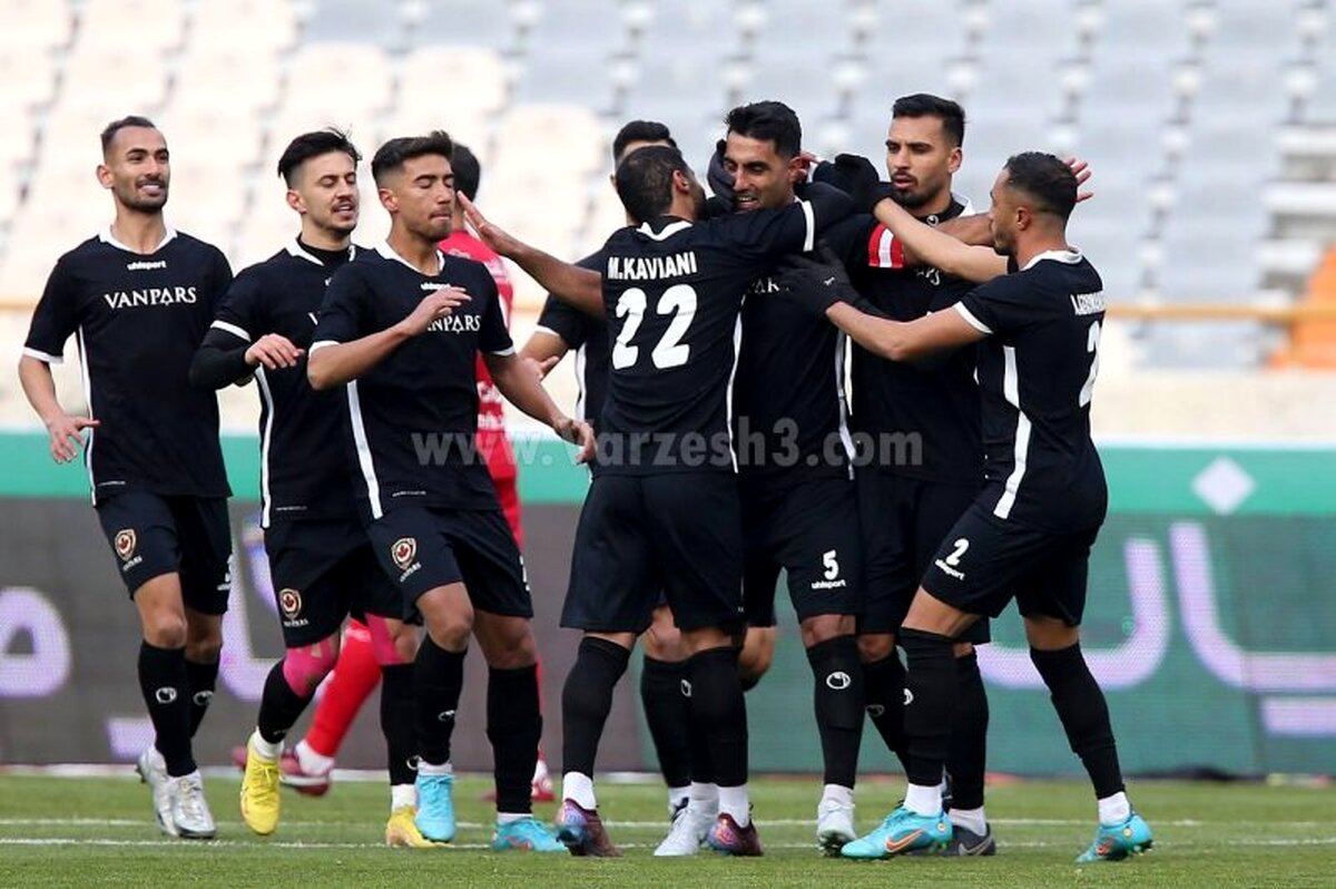 گزارش زنده: پرسپولیس 0 - ون پارس 1