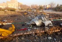 تصاویر سقوط هواپیمای اوکراینی، توجه حاوی صحنه های دلخراش 