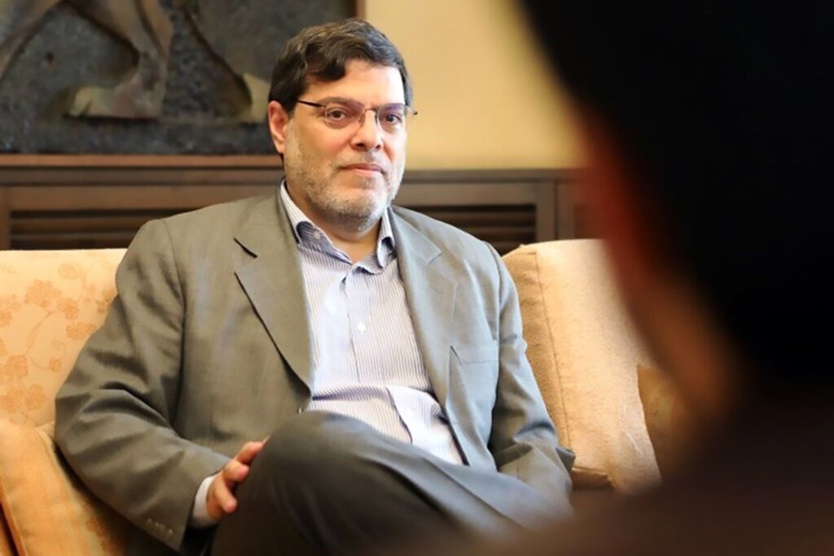 مشاور تیم مذاکرهکننده: آیا زلنسکی واقعاً میخواهد قدرت تخریب پهپادها و موشکهای ایرانی را تجربه کند؟