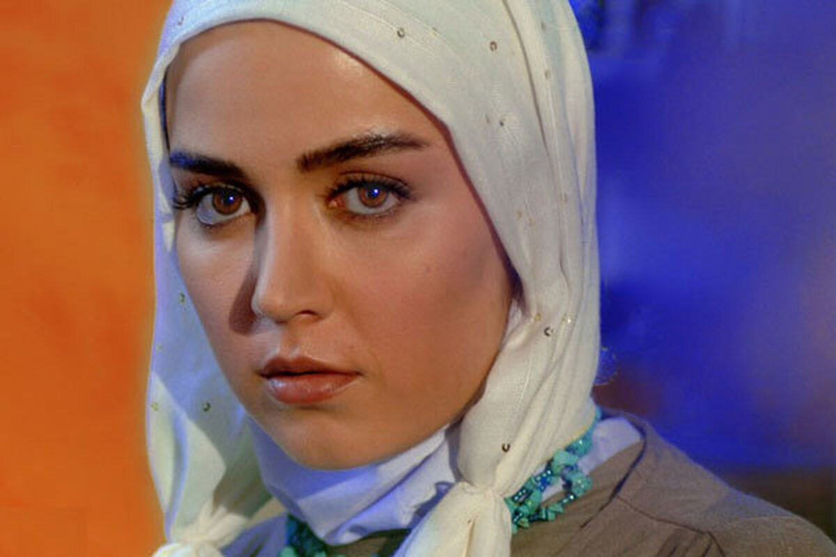 پوشش افسانه پاکرو در خارج از کشور 