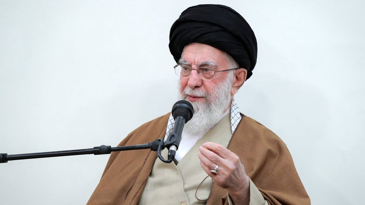 رهبر انقلاب:خلیج فارس جای حضور ملّت بزرگ ایران است