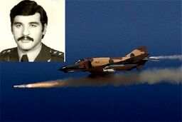 ماجرای خلبانی که پس از سقوط در خلیج فارس اسیر حمله ماهی ها شد + عکس