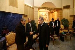 روایت حقیقت پور از توصیه لاریجانی به نمایندگان ادوار مجلس درخصوص انتخابات