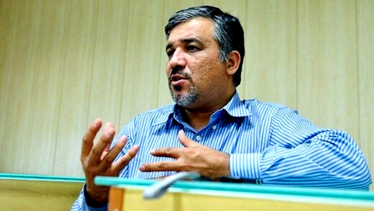 تاجرنیا: نمی‌توانیم از همتی و مهرعلیزاده بخواهیم که انصراف دهند