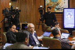 در هشتاد و دومین جلسه شورای شهر تهران محسن هاشمی و دیگر اعضای هیات رئیسه شورای اسلامی شهر تهران برای سال دوم نیز در مسئولیت خود ابقا شدند.