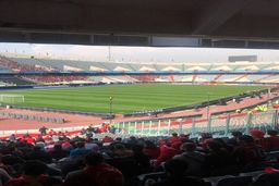 ورود نماشاگران و وضعیت استادیوم آزادی تا این لحظه + گزارش تصویری