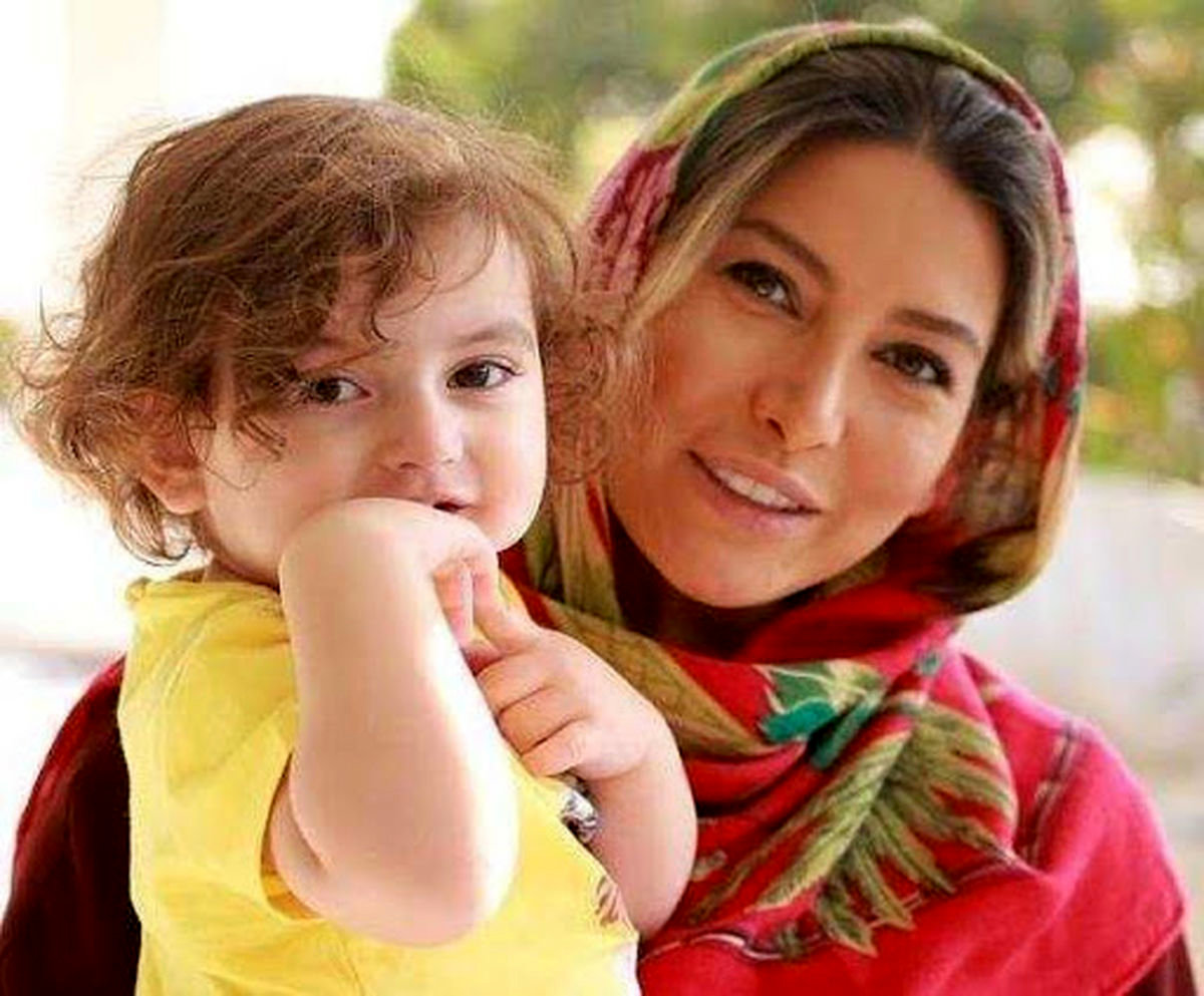 رونمایی فریبا نادری از ویلای عجیبش | حیاط ترسناک خانه فریبا نادری همه رو میخکوب کرد