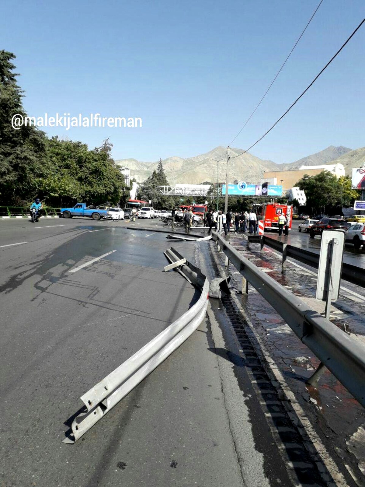 گزارش تصویری/تصادف شدید تویوتا با گاردریل در اتوبان چمران
