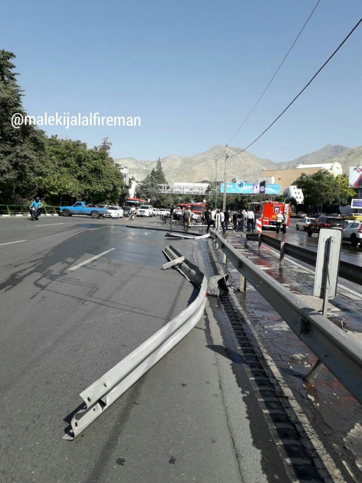 گزارش تصویری/تصادف شدید تویوتا با گاردریل در اتوبان چمران