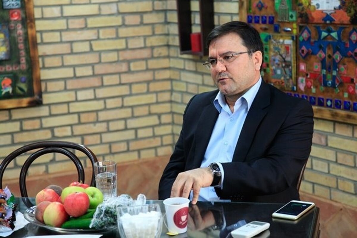 چه کسانی بسته‌های حمایتی دریافت می کنند؟  20 میلیون نفر از اقشار آسیب‌پذیر که درآمد کمتر از 3 میلیون تومان دارند در الویت