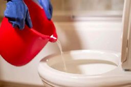 بهترین محلول لوله بازکن توالت فرنگی (لیست ساده ترین ترکیبات)