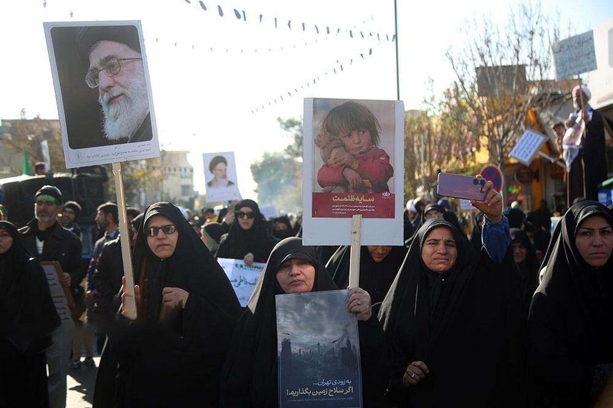 زنان قمی کفن پوش شدند + تصاویر