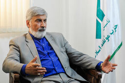 عضو ارشد موتلفه : امام جمعه کازرون فردی معتدل و با تقوا بود