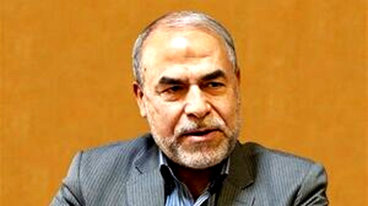 معاون سپاه : فردای روز دست دادن با ترامپ چه می شود؟