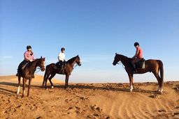 سوارکاری در کویر جاذبه‌ای کمتر دیده شده در ایران