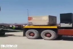 فیلمی دیدنی از جابجایی غول پیکر ترین زیردریایی ارتش