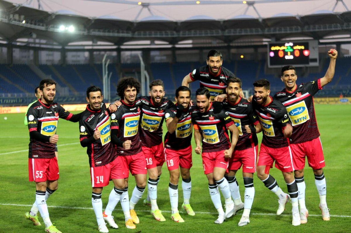 نساجی 1 - پرسپولیس 3؛ چسبیده به صدر!