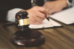 یک پدر و پسر در یک استان 840 شخص حقیقی و 470 شخص حقوقی را درگیر فساد اقتصادی کرده