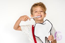 معاینه‌های دوره‌ای دندانپزشکی برای کودکان؛ از چه سنی باید شروع شود؟