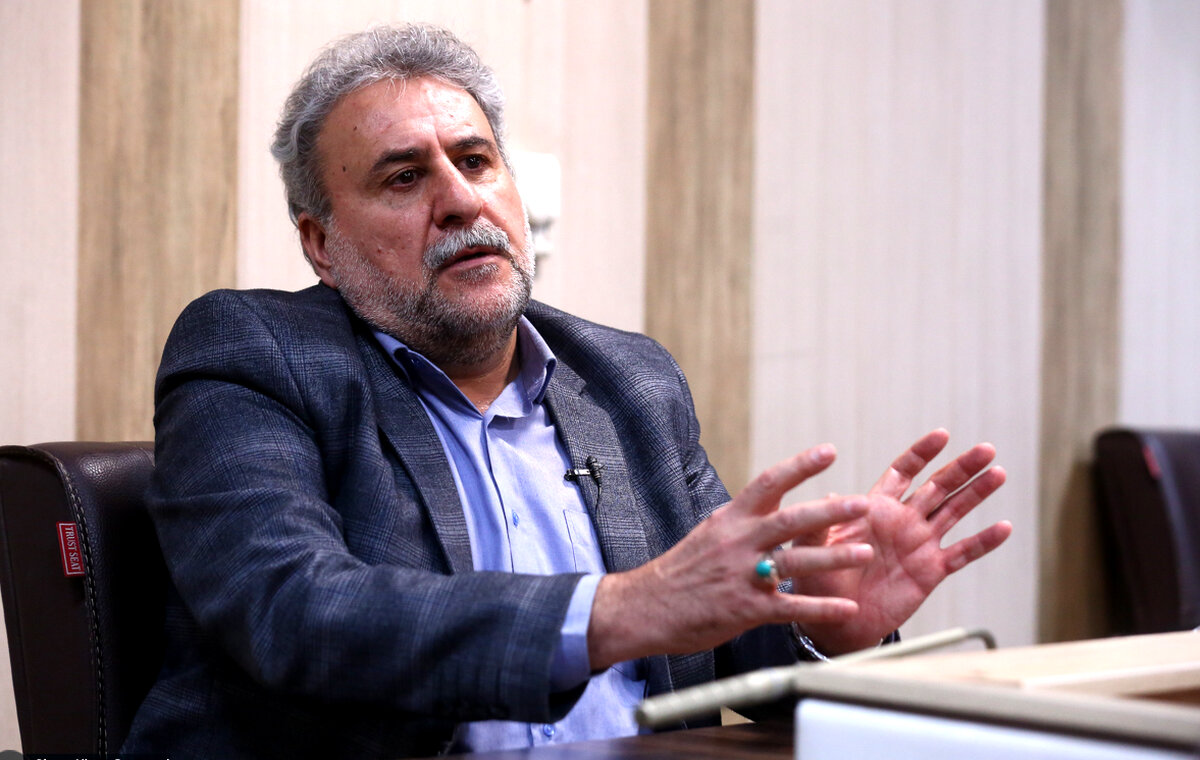 فلاحت پیشه:پادرمیانی افراد غیرسیاسی، یک فرصت برای دیپلماسی ایران است