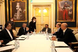 اندیشکده آمریکایی: پیشنهاد توافق موقت برای لغو تحریم فروش نفت ایران در قبال محدود کردن فعالیت هسته‌ای