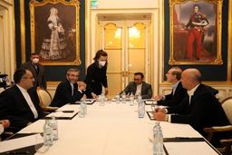 اندیشکده آمریکایی: پیشنهاد توافق موقت برای لغو تحریم فروش نفت ایران در قبال محدود کردن فعالیت هسته‌ای