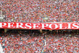 خصوصی‌سازی سرخابی‌ها را از ذهن‌تان بیرون کنید
دولت دقیقه نود به استقلال و پرسپولیس پول تزریق می‌کند