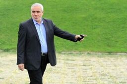 مدیرعامل پیشین استقلال از باخت تیم محبوبش به شدت ناراحت بود./ فتح‌الله‌زاده: کاش پول اردوی تفریحی ترکیه را صرف جپاروف و تیام می‌کردند
