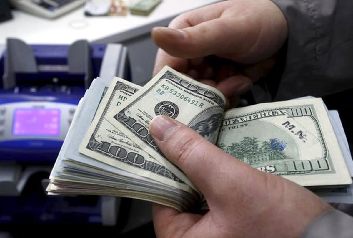 نگهداری 20 میلیارد دلار منابع ارزی ایران در خارج از نظام بانکی