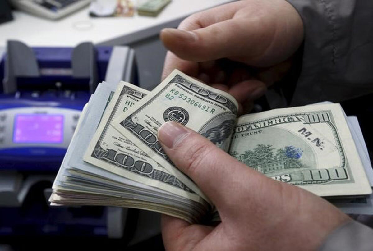 نگهداری 20 میلیارد دلار منابع ارزی ایران در خارج از نظام بانکی