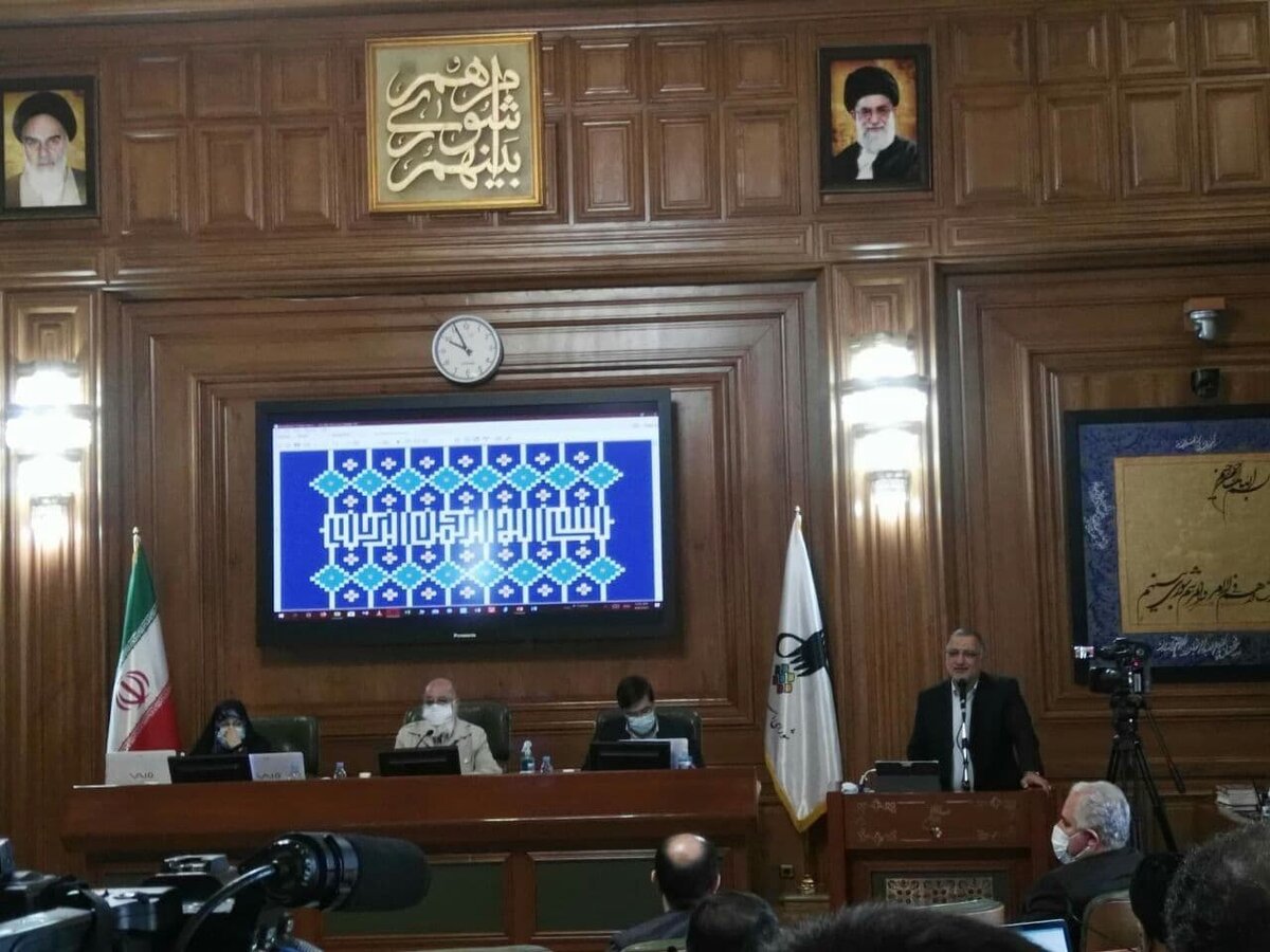عذرخواهی زاکانی از مردم قم و مجلسی‌ها