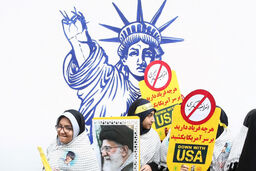 فارن افرز:ایران تبدیل به قدرت منطقه ای شده و همچنان با آمریکا مذاکره نخواهد کرد