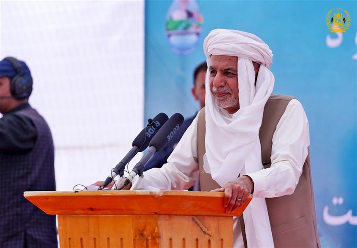 شاخ و شانه کشیدن اشرف غنی برای ایران