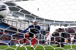 صعود فرانسه با برد ناپلئونی مقابل پرو
