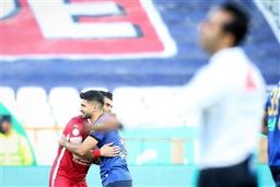 غول‌های مخابراتی و مدیریت استقلال و پرسپولیس