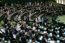 نشست فوق‌العاده مجلسی‌ها با وزرا درباره بازار شب عید