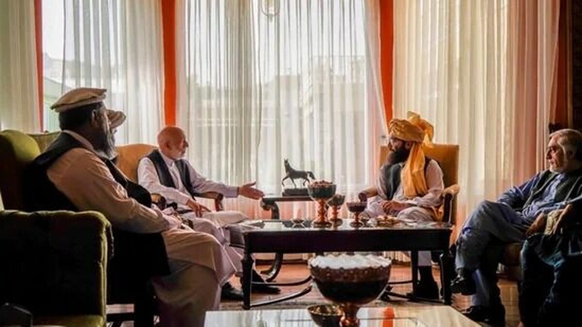 طالبان با حامد کرزی برای تشکیل دولت جدید مذاکره کرد