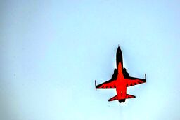 لحظه عملیات جنگنده یاک ۱۳۰ نیروی هوایی برای اولین بار