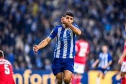 مهاجم ایرانی در لیست خرید شیاطین سرخ؟