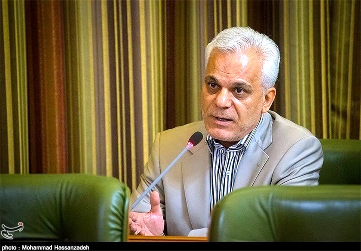 طلایی: بهتر است ترامپ رئیس جمهور شود