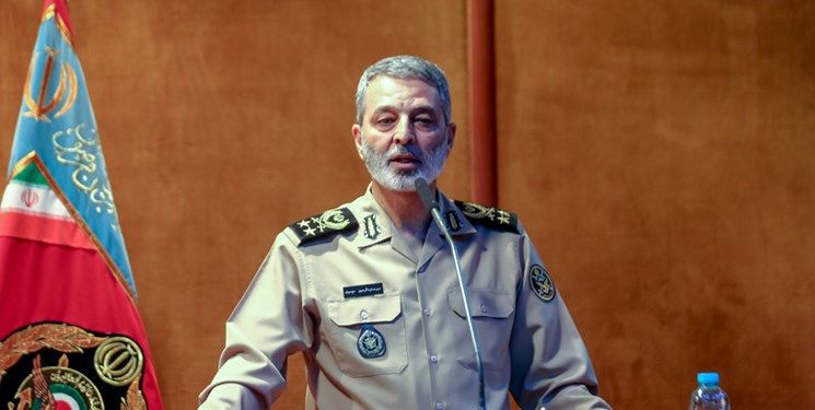 فرمانده ارتش: امیر خانزادی تمرکز دشمنان را از خلیج فارس به اقیانوس اطلس و کارائیب منتقل کرد