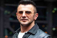 سورپرایز تولد امین حیایی همه رو غافلگیر کرد | تولد عجیب و غریب امین حیایی همه رو شوکه کرد