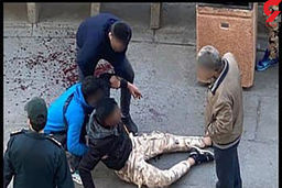 فیلم قمه کشی خونین در تئاتر شهر تهران/ پسر جوان غرق خون بود