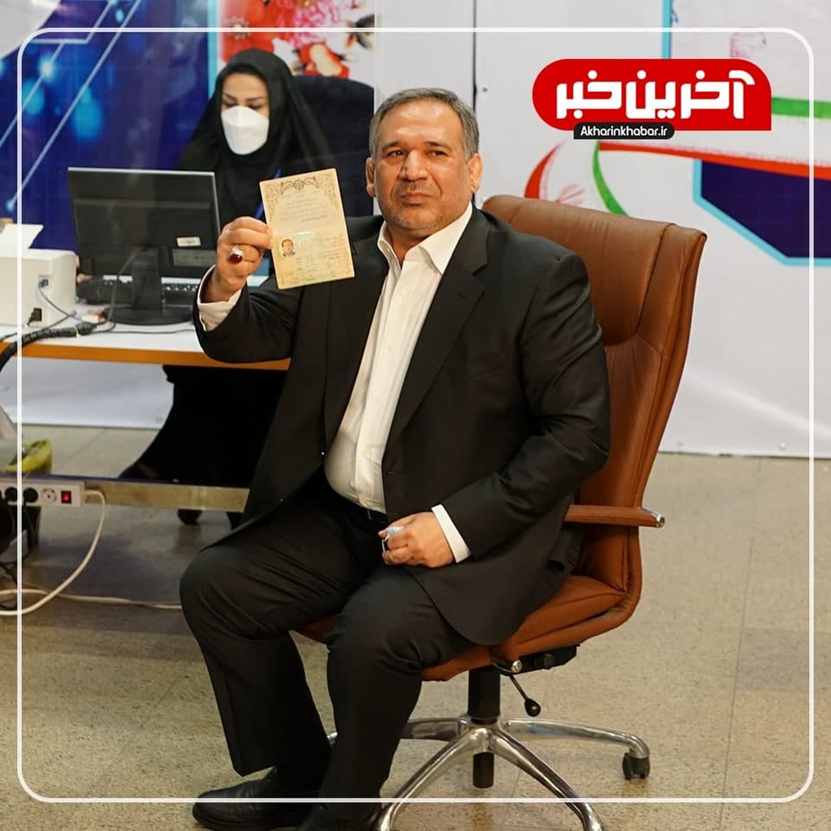 وزیر احمدینژاد: مصمم هستم در عرصه انتخابات باقی بمانم