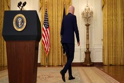 ترفند دستیاران بایدن برای جلوگیری از گاف دادنش!