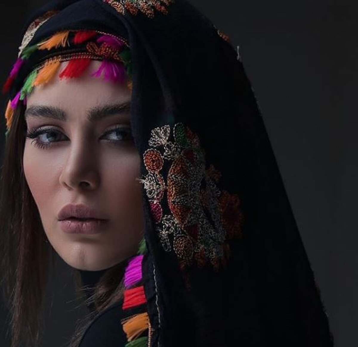 لباس نامتعارف سحر قریشی کنار آب +عکس دیده نشده
