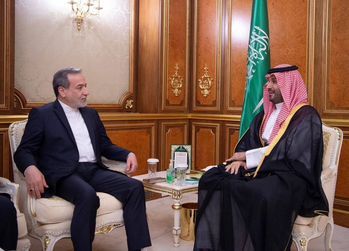 دیدار شبانه و مهم عراقچی با محمد بن سلمان در ریاض + عکس