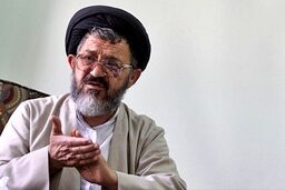 اکرمی: با منم ‌منم کار به جایی نمی‌رسد